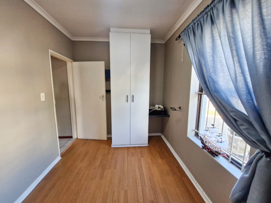 2 Bedroom Property for Sale in Protea Village Western Cape